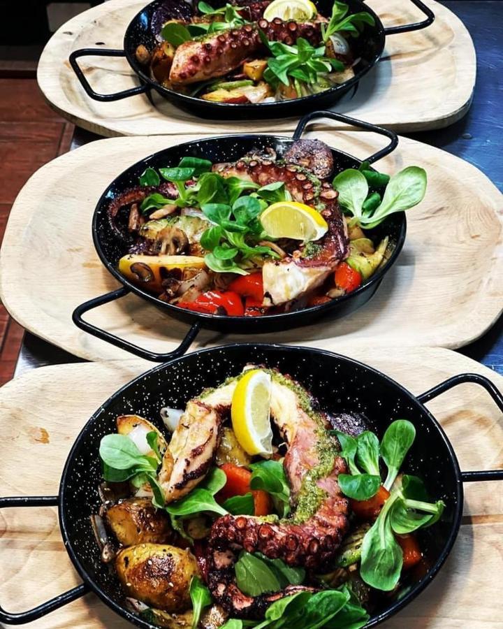 Restauracja I Noclegi Izba Rybacka W Krainie Wygaslych Wulkanow Podgorki Buitenkant foto